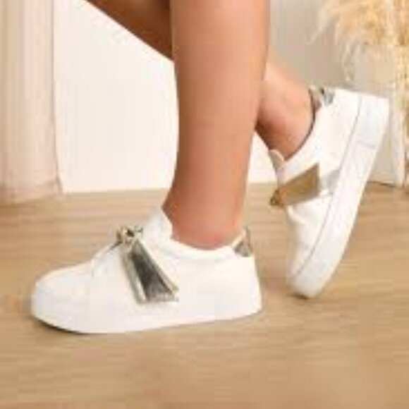 Alexandre Birman White and Gold Women's Shoes Size US8 EU 38 - Picture 1 of 10